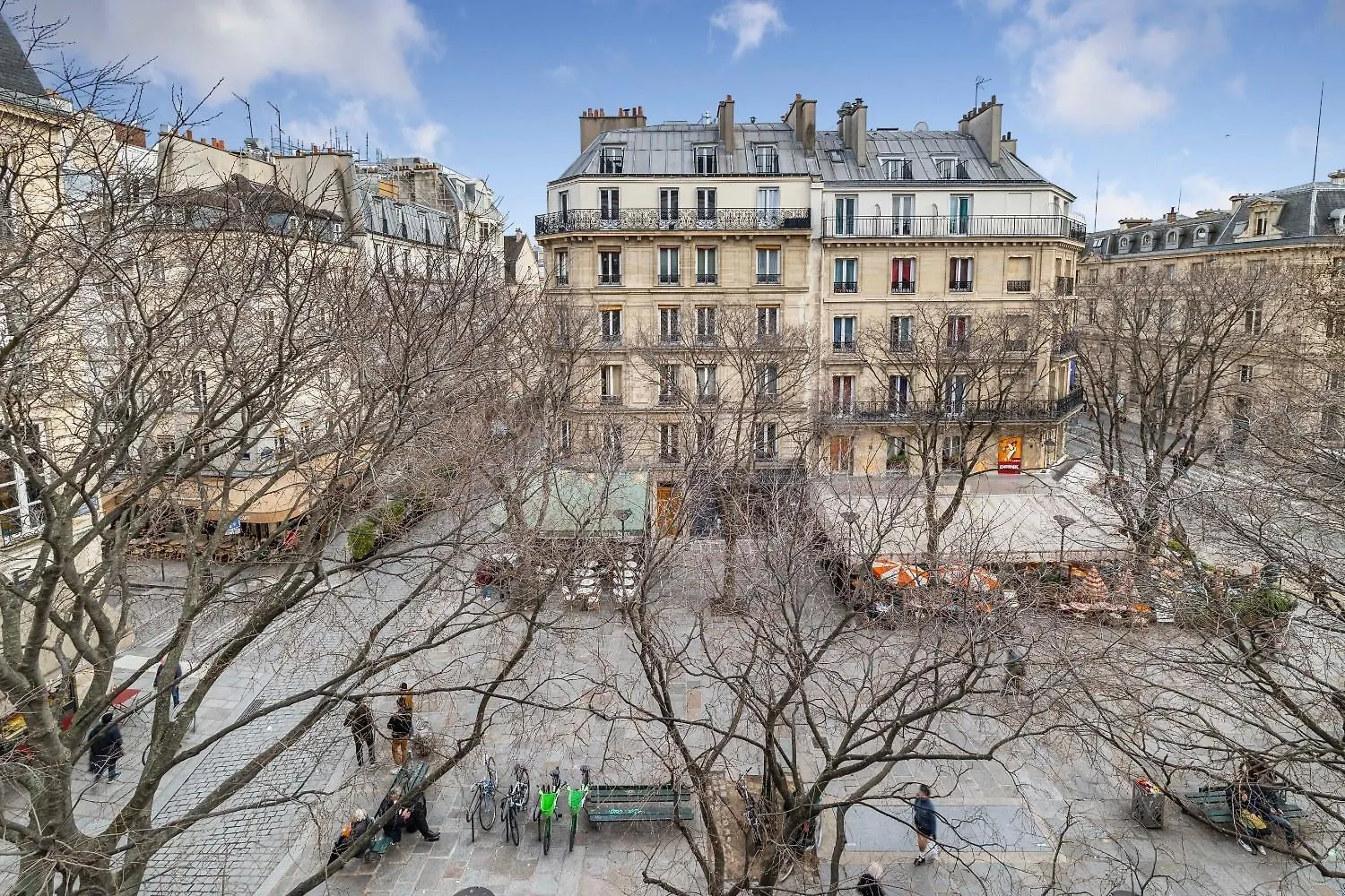 Cinque Stelle * París